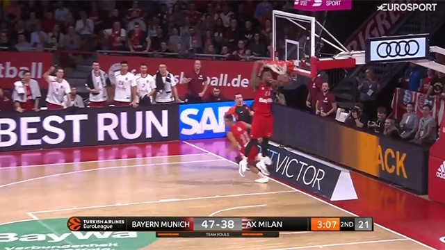 Il Bayern gioca a memoria e fa male a Milano: Dedovic dietro la schiena a lanciare Williams Il Bayern gioca a memoria e fa male a Milano: Dedovic dietro la schiena a lanciare Williams