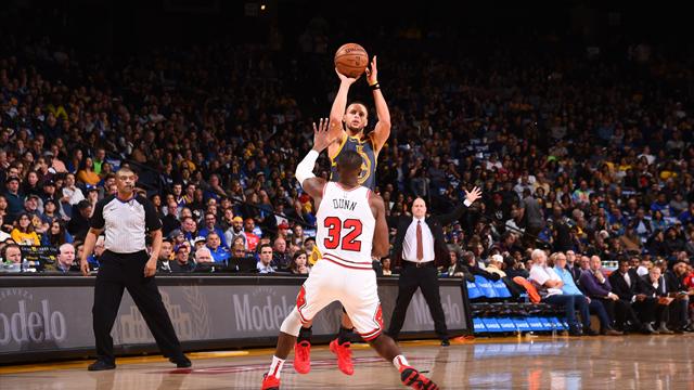 Curry devient le 3e meilleur marqueur à trois points de l'histoire