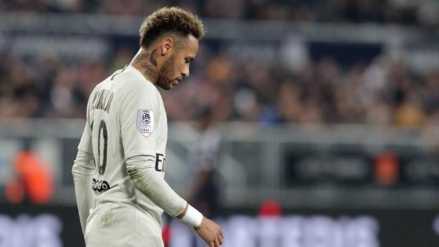 Touché au genou, Neymar a été laissé au repos à Amiens