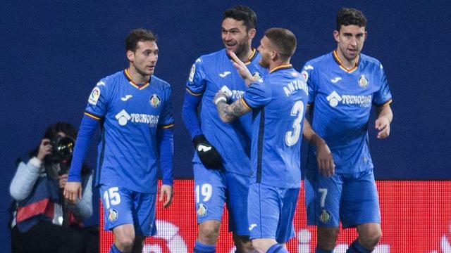 📢⚽ El Getafe hunde en el descenso al Villarreal, que falló un penalti en el último minuto (1-2)