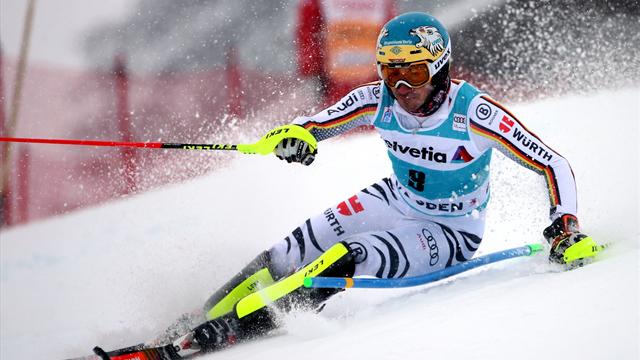Neureuther im 1. Slalom-Lauf mit Luft nach oben Neureuther im 1. Slalom-Lauf mit Luft nach oben
