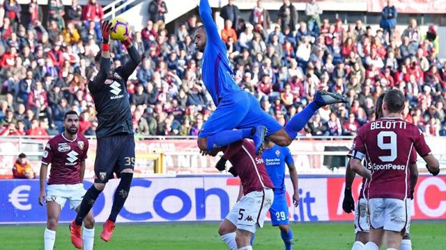 El Fiorentina se mete en cuartos en el debut del colombiano Muriel