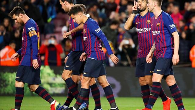 Luis Suárez da una mínima ventaja al Barcelona al descanso
