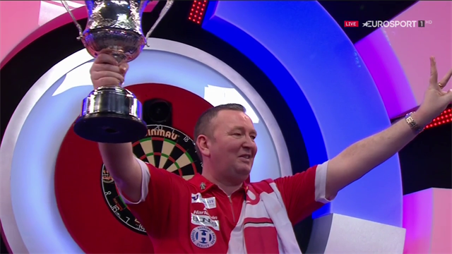Glen Durrant praises Eric Bristow after emulating feat of three straight BDO world titles Glen Durrant praises Eric Bristow after emulating feat of three straight BDO world titles