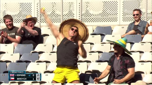Open Australia 2019: Un fan captura una bola imposible y se lleva la ovación del partido Open Australia 2019: Un fan captura una bola imposible y se lleva la ovación del partido