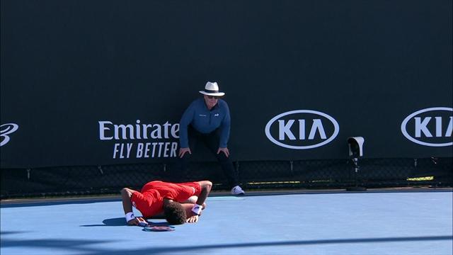 Grosse frayeur pour Monfils qui se tord la cheville dès le premier jeu Grosse frayeur pour Monfils qui se tord la cheville dès le premier jeu