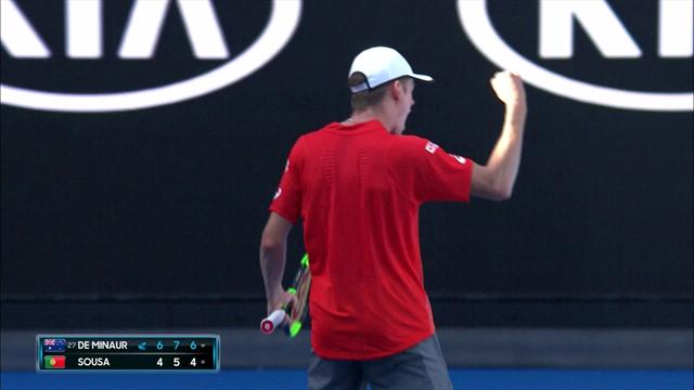 De Minaur verwandelt Matchball gegen Sousa De Minaur verwandelt Matchball gegen Sousa