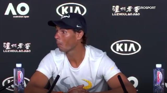 "Buongiorno Ubaldo!": il giornalista si appisola, Nadal lo prende in giro "Buongiorno Ubaldo!": il giornalista si appisola, Nadal lo prende in giro