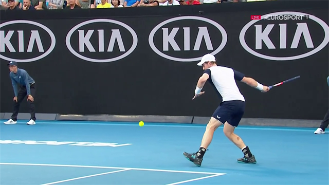 Che punto di Murray! Risposta precisa e attacco col diritto lungolinea Che punto di Murray! Risposta precisa e attacco col diritto lungolinea