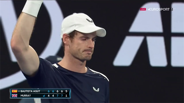 Ovazione per Murray durante il match: un lungo applauso che sa di addio Ovazione per Murray durante il match: un lungo applauso che sa di addio