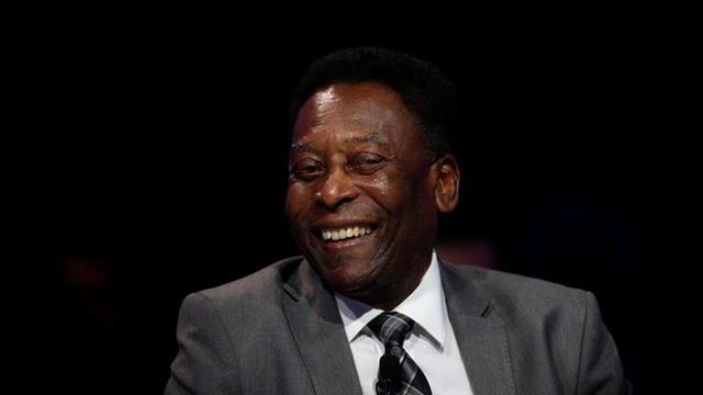 Pelé le desea una rápida recuperación a Maradona tras su operación
