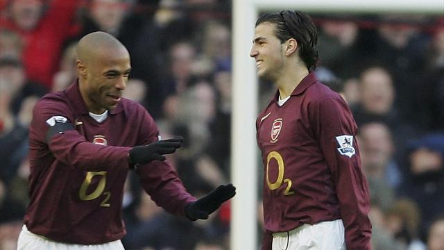 Henry sur les débuts de Fabregas à Arsenal : "Gilberto Silva et Vieira n'ont pas vu la balle" Henry sur les débuts de Fabregas à Arsenal : "Gilberto Silva et Vieira n'ont pas vu la balle"