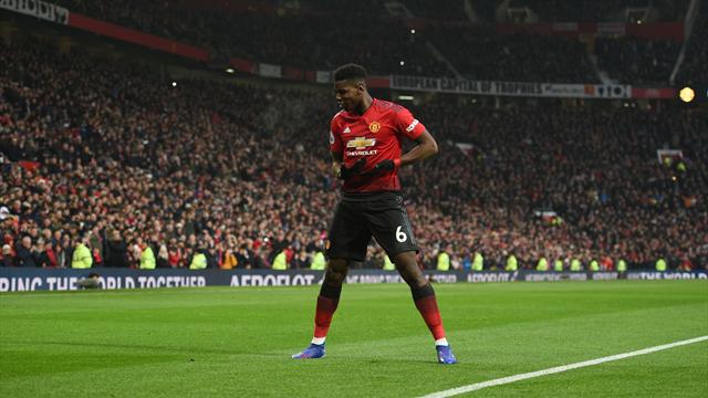 Manchester United dévoile son nouveau maillot domicile (et il célèbre 1999)