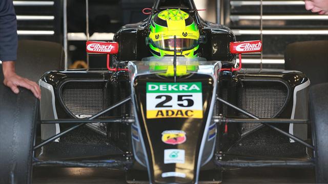 La primissima volta di Mick Schumacher: test in una macchina di Formula 4 nel 2014 La primissima volta di Mick Schumacher: test in una macchina di Formula 4 nel 2014