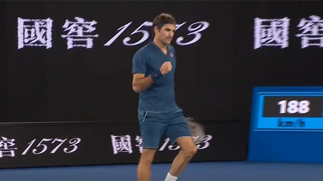 Federer lotta fino alla fine: lo svizzero inventa il dritto migliore del match prima della resa Federer lotta fino alla fine: lo svizzero inventa il dritto migliore del match prima della resa