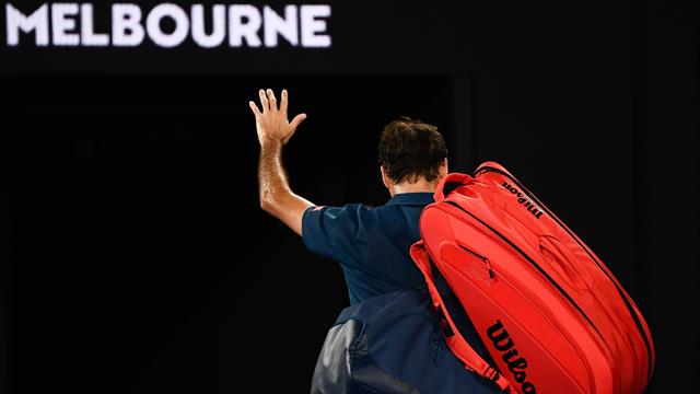 Roger Federer lascia Melbourne: lo giustizia il nuovo talento di Stefanos Tsitsipas