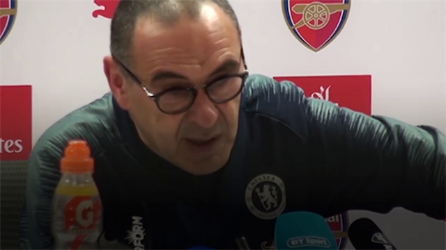 Sarri, strigliata in italiano: "Sono inca...to nero, abbiamo perso per mancanza di determinazione" Sarri, strigliata in italiano: "Sono inca...to nero, abbiamo perso per mancanza di determinazione"