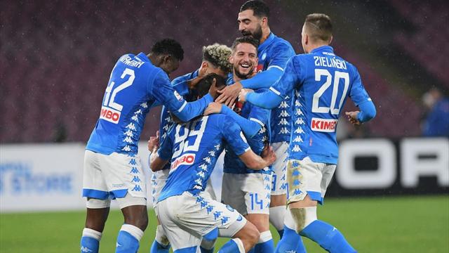 Callejon-Milik, il Napoli va: 2-1 alla Lazio e allungo sull'Inter