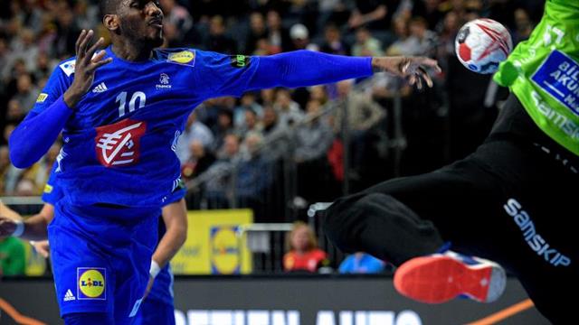 Francia se sitúa a un paso de unas semifinales que se complican para Croacia