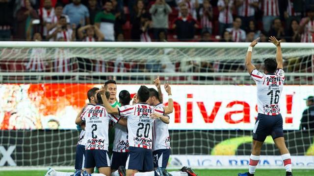 Las Chivas de Guadalajara lideran el torneo Clausura de fútbol en México con paso perfecto