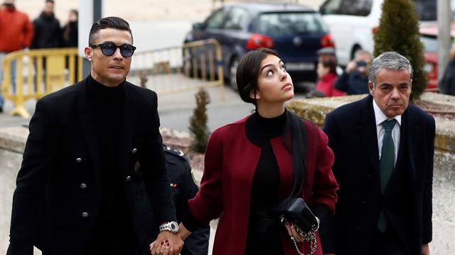 Cristiano Ronaldo, condenado a 23 meses de cárcel y 19 millones de multa por fraude Cristiano Ronaldo, condenado a 23 meses de cárcel y 19 millones de multa por fraude