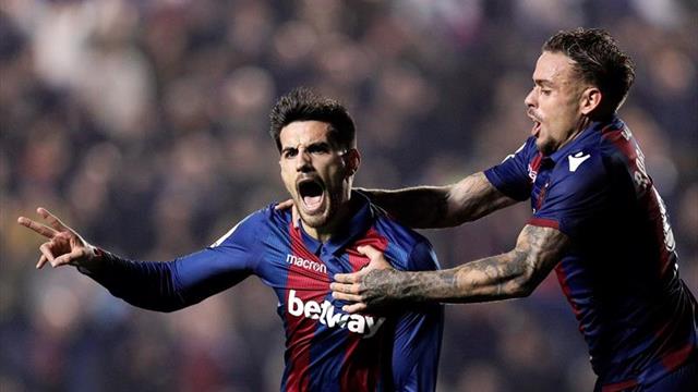 Tito busca un central diecisiete meses después