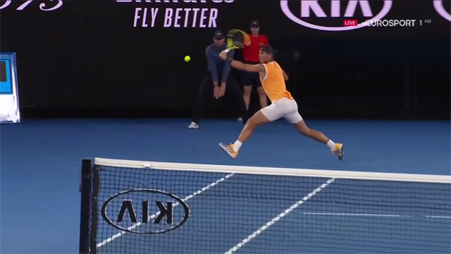 Risposta perfetta di Nadal: Tiafoe può solo stare a guardare Risposta perfetta di Nadal: Tiafoe può solo stare a guardare