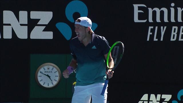 Pouille secures break with magnificent lob Pouille secures break with magnificent lob