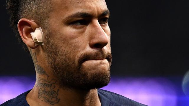 "C'est une honte" : Neymar fustige l'arbitrage pour le penalty accordé à United