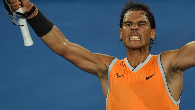 Un grand Nadal a submergé Tsitsipas : le best of d'une démonstration Un grand Nadal a submergé Tsitsipas : le best of d'une démonstration