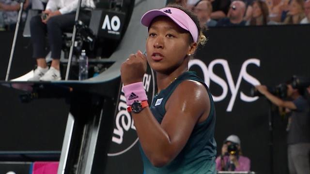 Che risposta di Naomi Osaka: splendido rovescio lungolinea vincente Che risposta di Naomi Osaka: splendido rovescio lungolinea vincente