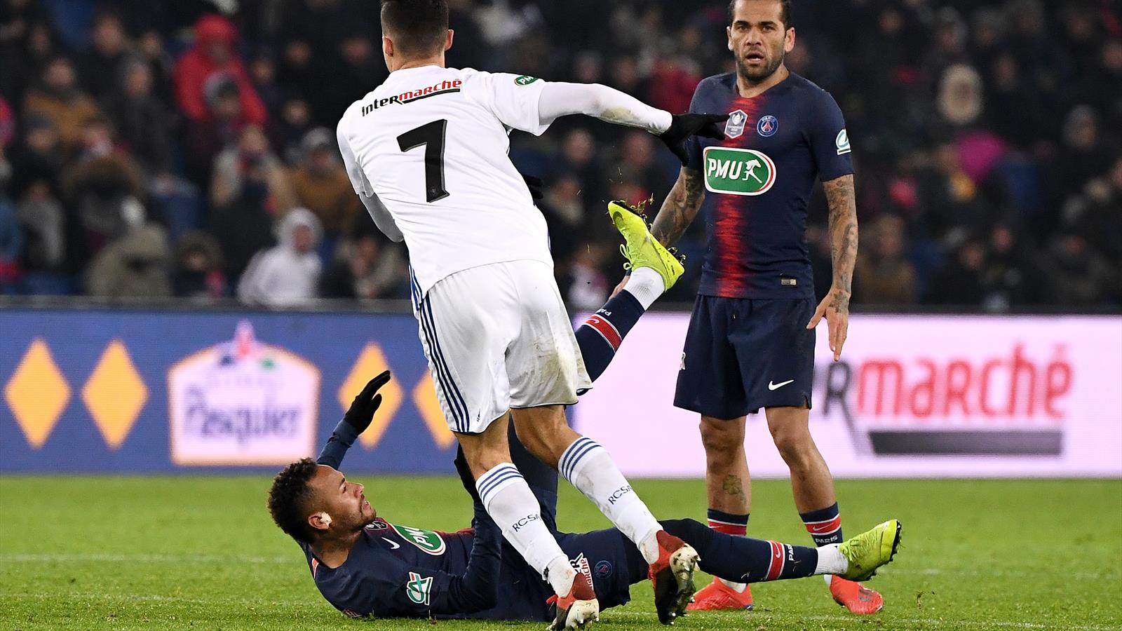 Psg Neymar Offenbar Mit Erneutem Mittelfussbruch Ligue 1 2018