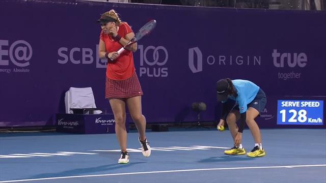 Sabine Lisicki shocked as brutal ball girl stamps on bug Sabine Lisicki shocked as brutal ball girl stamps on bug