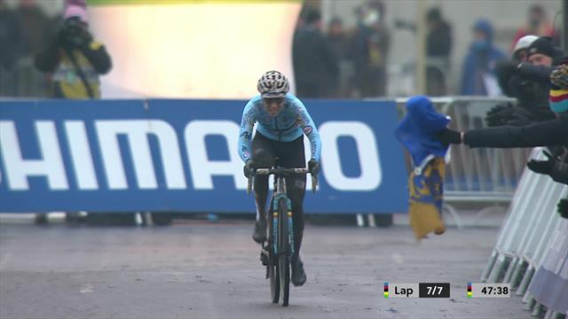 Cant holds on to claim third World Cyclo-cross Championship crown Cant holds on to claim third World Cyclo-cross Championship crown