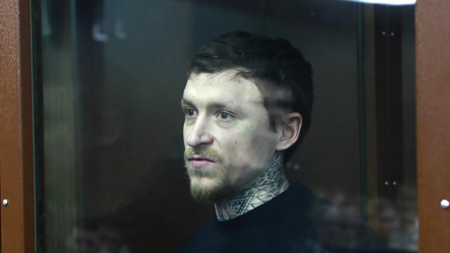 Мамаев перешел из двухместной камеры в 12-местную, чтобы играть в футбол