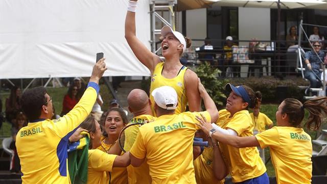 Brasil vence 2-0 a Paraguay y jugará el play-off del Grupo Mundial II