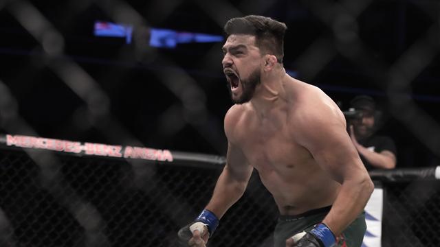 «Почему этот червяк держит пояс?» Боец UFC самовольно присвоил себе титул и взбесил Конора