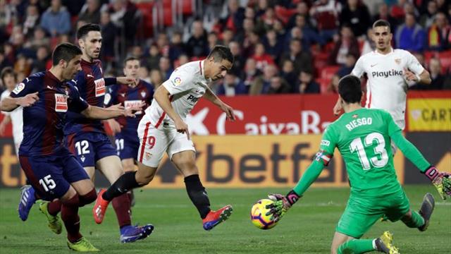 2-2. El Sevilla salva un punto en la prolongación y en inferioridad