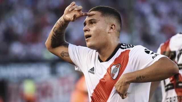 Excentré, Quintero ne s'est pas fait prier : son coup franc exceptionnel en vidéo Excentré, Quintero ne s'est pas fait prier : son coup franc exceptionnel en vidéo