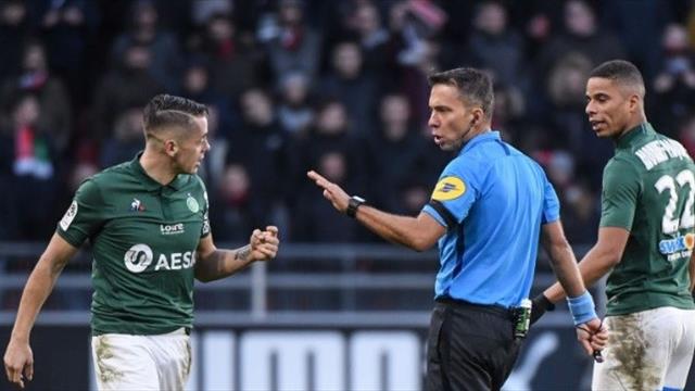 Derrien : "Hamouma n'était pas hors-jeu, un penalty aurait dû être sifflé" Derrien : "Hamouma n'était pas hors-jeu, un penalty aurait dû être sifflé"