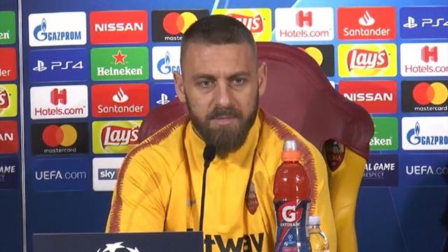 De Rossi: "Kolarov? I tifosi si devono fidare di me. Ne ho conosciuti pochi di professionisti così" De Rossi: "Kolarov? I tifosi si devono fidare di me. Ne ho conosciuti pochi di professionisti così"