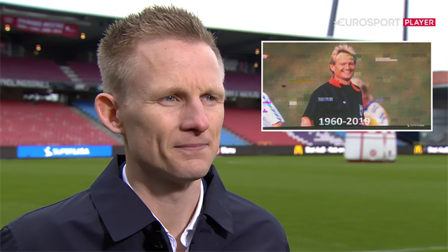 Superligaen hyldede Peter Mikkelsen: Anekdote fra dommer Jørgen Daugbjerg Burchardt Superligaen hyldede Peter Mikkelsen: Anekdote fra dommer Jørgen Daugbjerg Burchardt