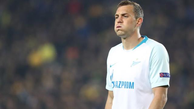Slimani pone en ventaja al Fenerbahce ante un Zenit que falló un penalti