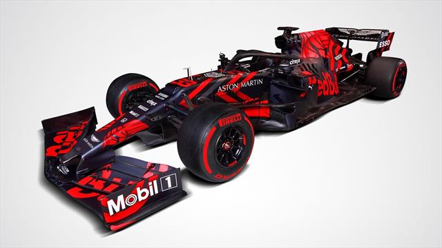 La nuova Red Bull di Max Verstappen si svela sui social: livrea blu scura e rossa
