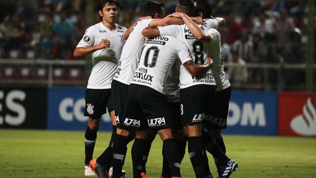 Corinthians se mide en la Sudamericana ante un Racing que llega sin Centurión