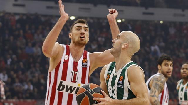 Escándalo en Grecia: Olympiacos se larga al descanso en el duelo de Copa ante el Panathinaikos