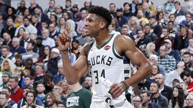 La giocata della notte: ruba, scatta e schiaccia, Antetokounmpo show contro Detroit