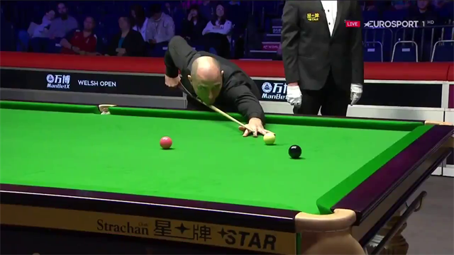Perry compiles 'terrific' century to open two-frame lead Perry compiles 'terrific' century to open two-frame lead