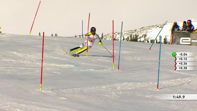 Swenn Larsson seconda: gioia al traguardo quando capisce che la medaglia è sua Swenn Larsson seconda: gioia al traguardo quando capisce che la medaglia è sua