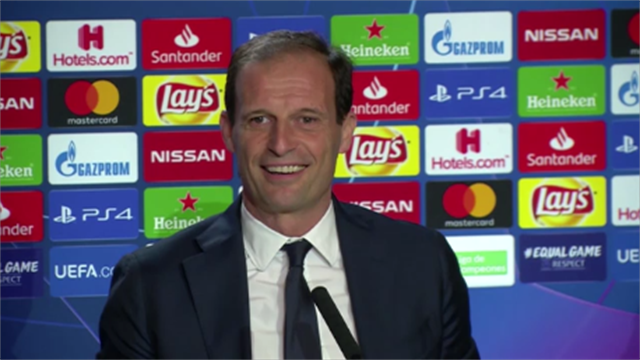Allegri: "Con Ronaldo abbiamo più chance di vincere. Vi do un leccalecca, gioca Dybala" Allegri: "Con Ronaldo abbiamo più chance di vincere. Vi do un leccalecca, gioca Dybala"